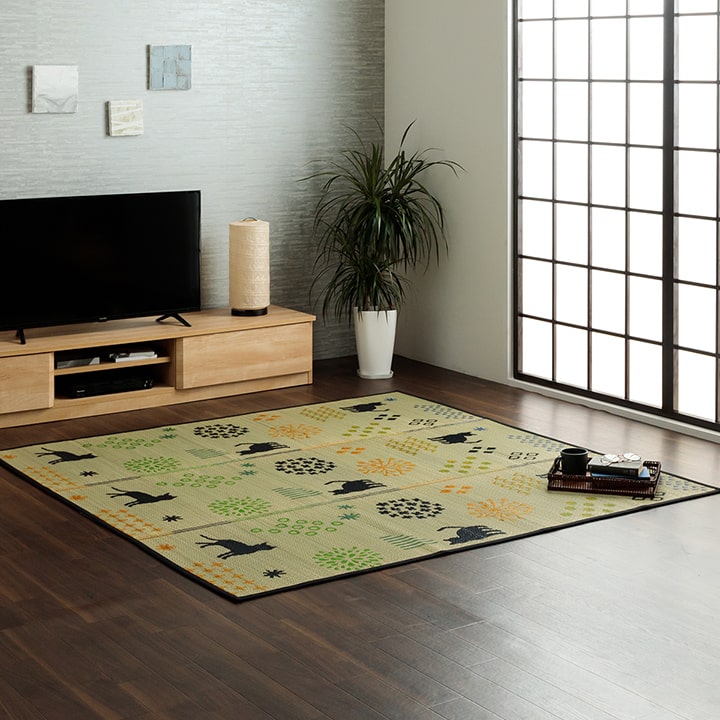 ネコのシルエットデザインのい草ラグ