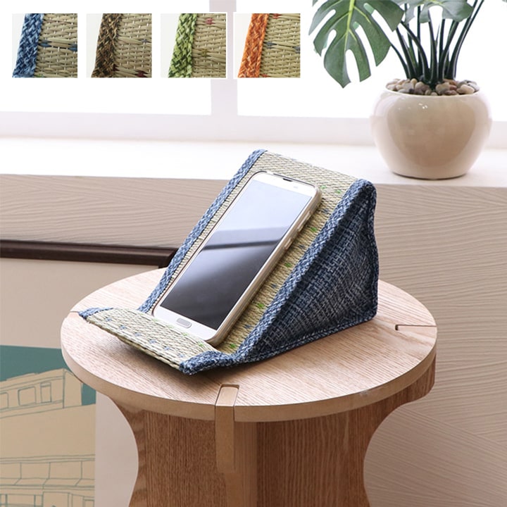 すっきりとしたドット柄のおしゃれなスマホスタンド