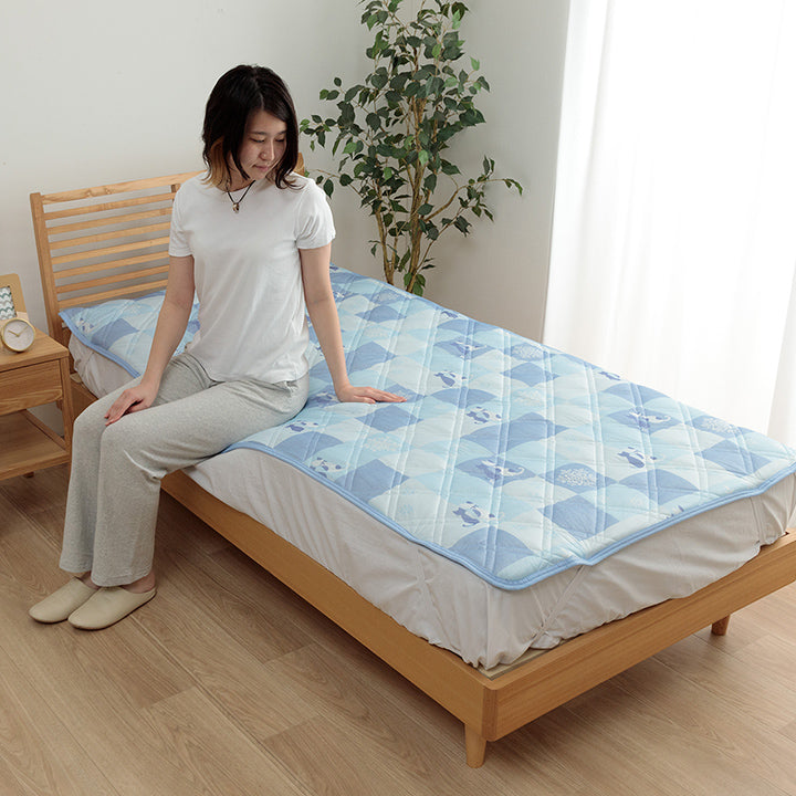 冷間敷きパッド ひんやり冷たい冷感生地を使用かわいいネコ柄のプリント