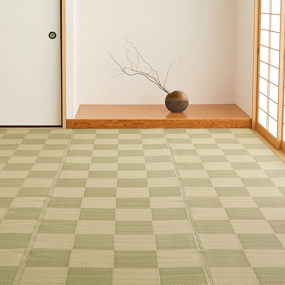 洗えるい草風カーペット 見た目はまるでい草のようなPP素材の市松柄上敷き 本間サイズ