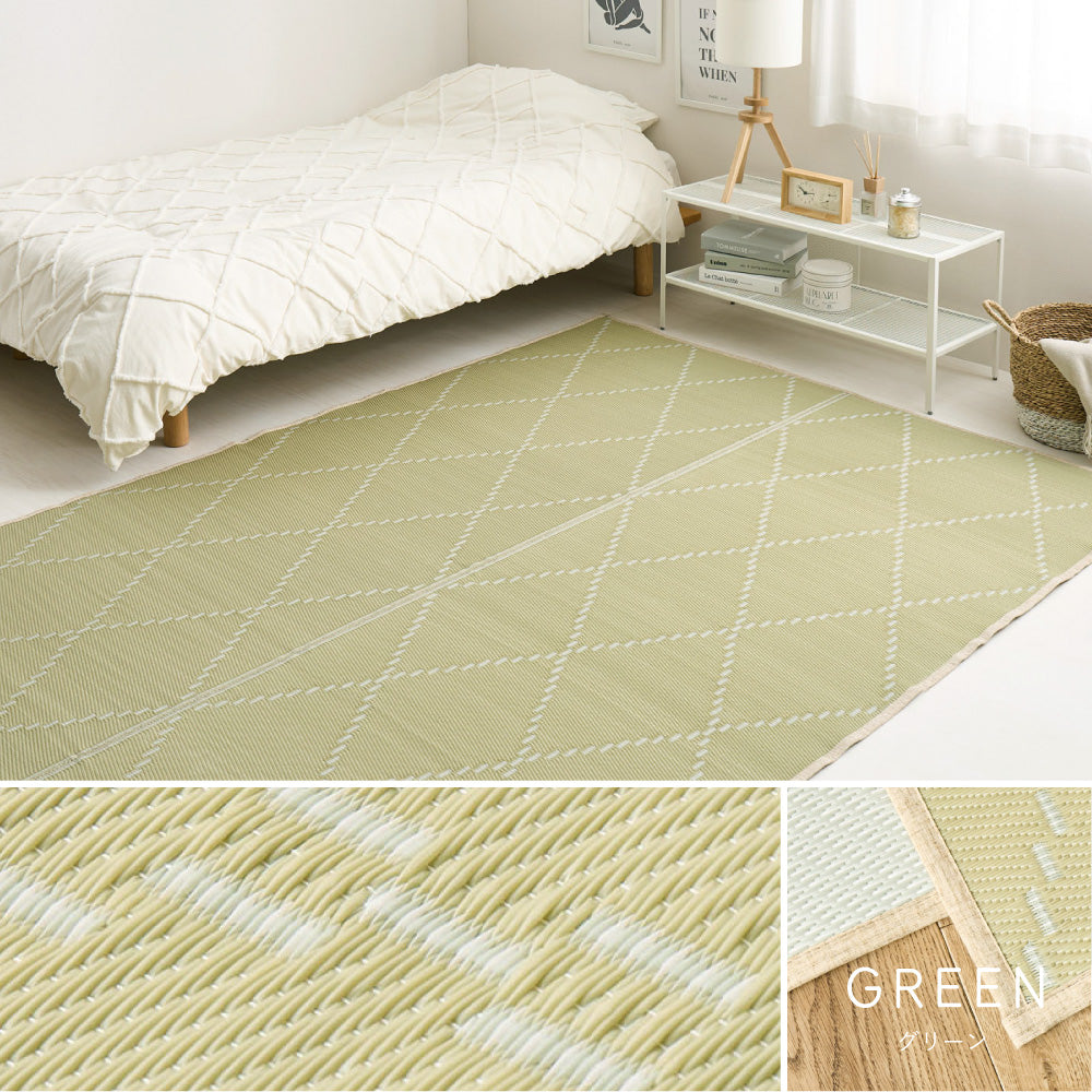 水に強い素材でできたい草風カーペット