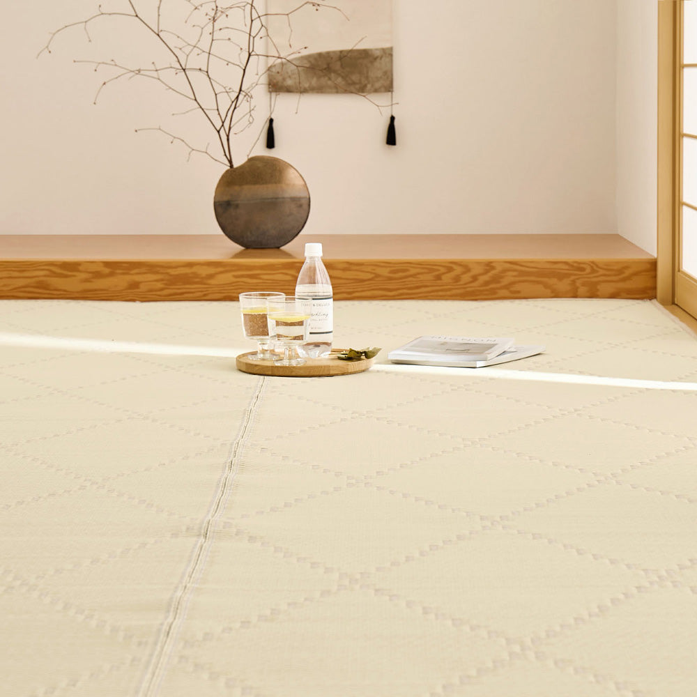 水に強い素材でできたい草風カーペット 裏貼りタイプ