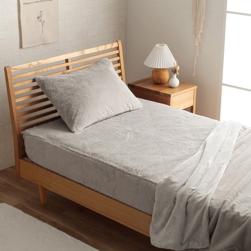 かわいいシンプルデザインのボックスシーツ エコファーを使ったふわふわタッチ