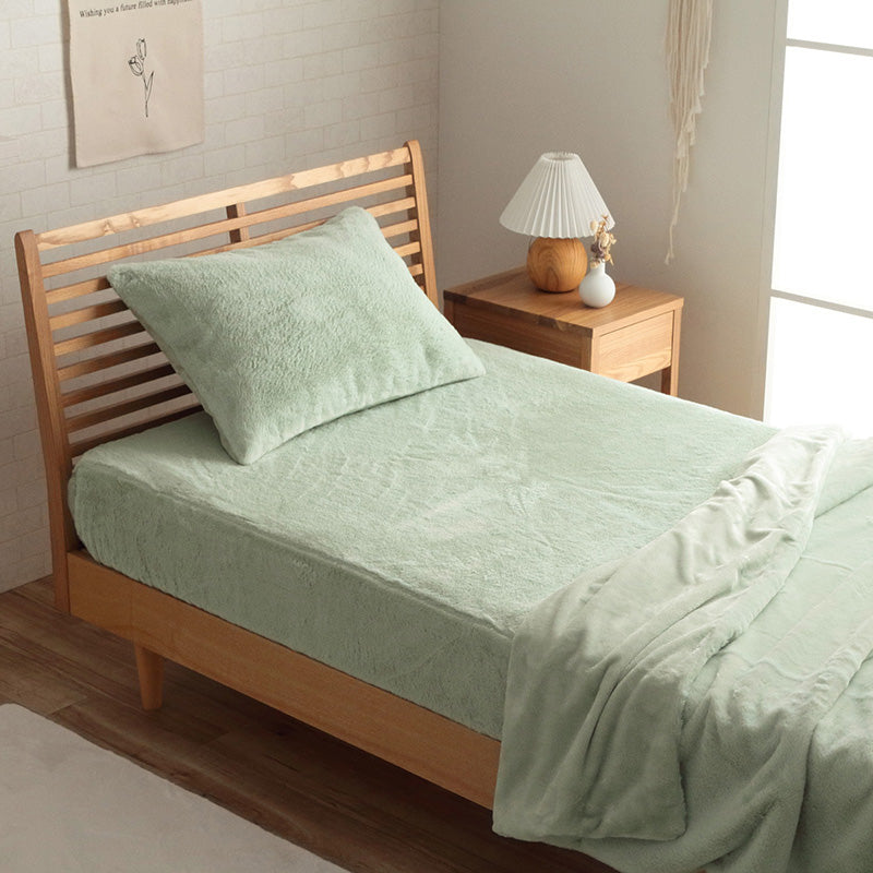 かわいいシンプルデザインのボックスシーツ エコファーを使ったふわふわタッチ