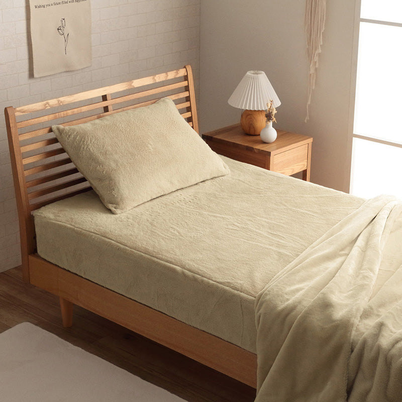 かわいいシンプルデザインのボックスシーツ エコファーを使ったふわふわタッチ