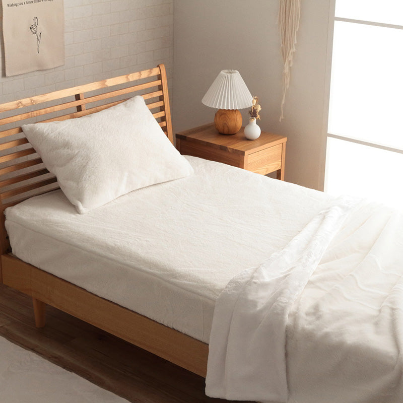 かわいいシンプルデザインのボックスシーツ エコファーを使ったふわふわタッチ