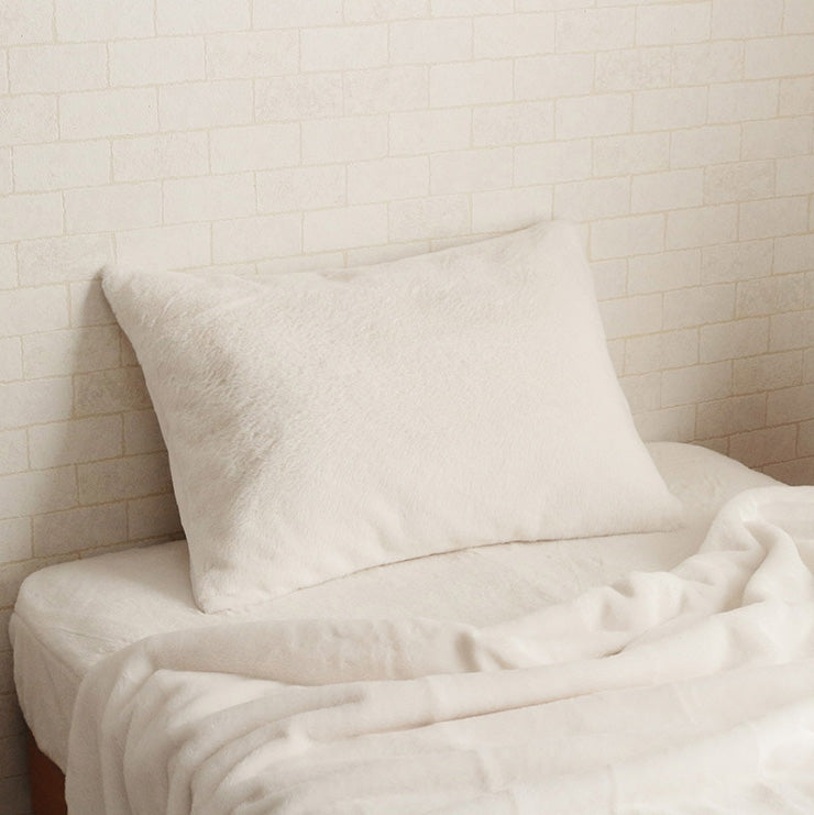 かわいいシンプルデザインの枕カバー エコファーを使ったふわふわタッチ