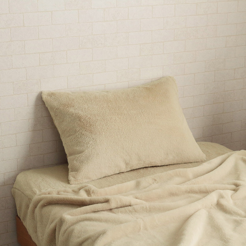 かわいいシンプルデザインの枕カバー エコファーを使ったふわふわタッチ
