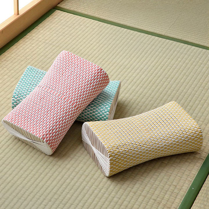 適度な硬さでひんやりした肌感触のポリプロピレン枕