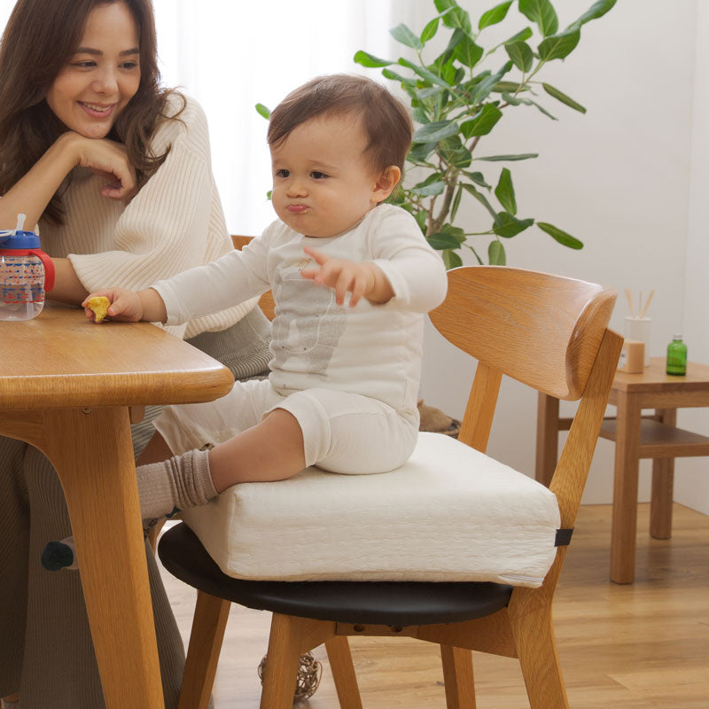 キッズ子供用のお食事クッション 3段階の高さ調節ができる イブル 38×38×9cm