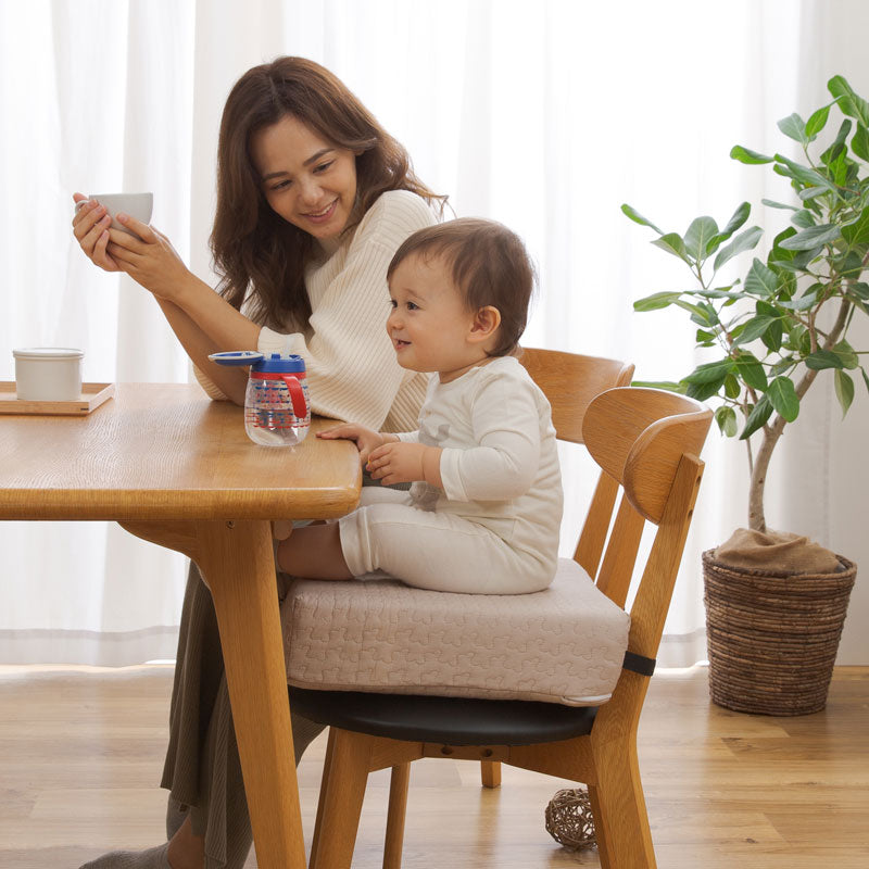 キッズ子供用のお食事クッション 3段階の高さ調節ができる イブル 38×38×9cm