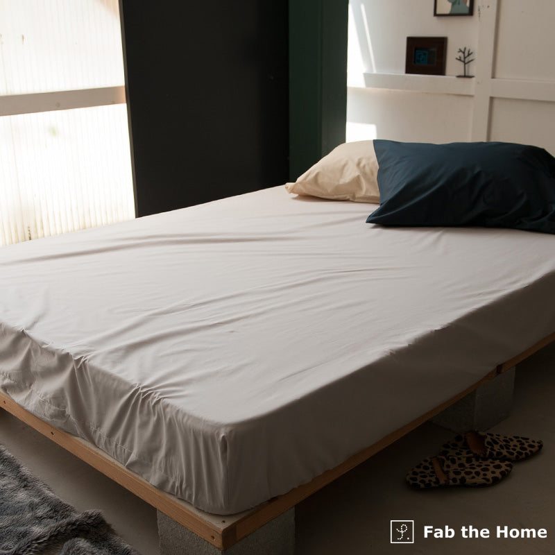 綿100%ボックスシーツ ソリッド クイーン なめらかで張りのある触り心地【Fab the Home】