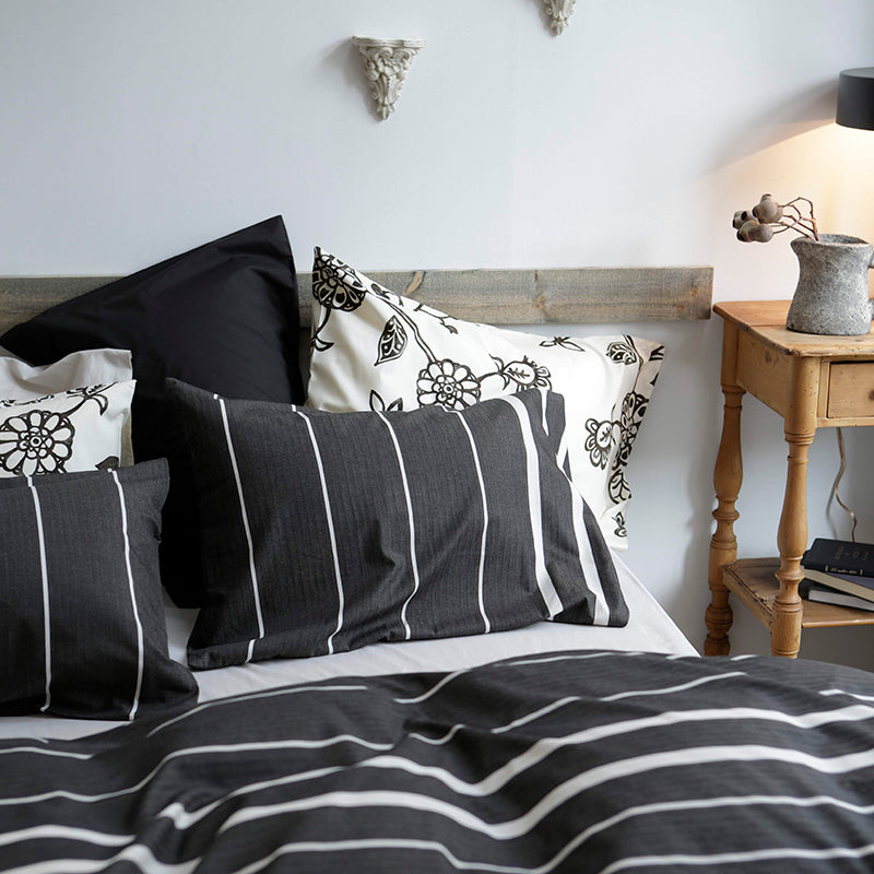 ヘリンボーン織りが心地よいモノトーンボーダー ゼブラノ ピローケース 2枚セット【Fab the Home】