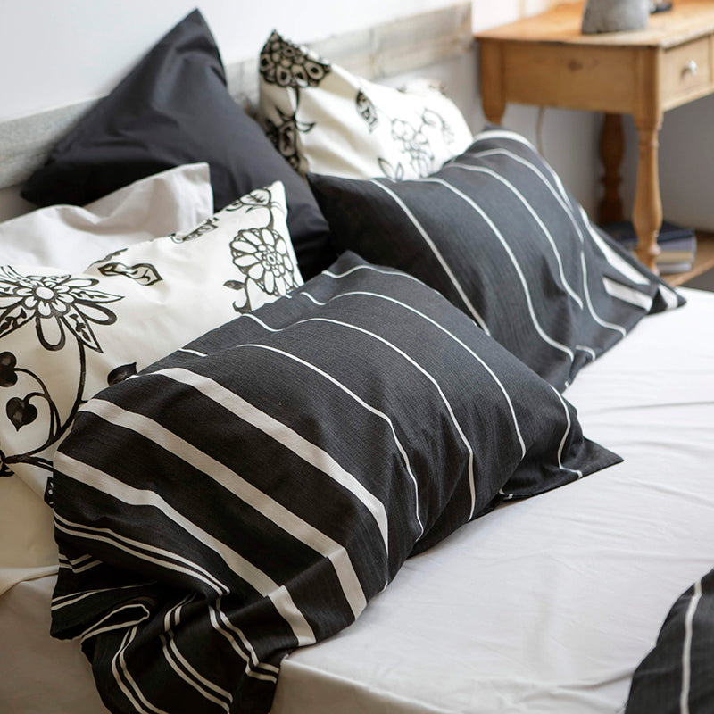 ヘリンボーン織りが心地よいモノトーンボーダー ゼブラノ ピローケース 2枚セット【Fab the Home】