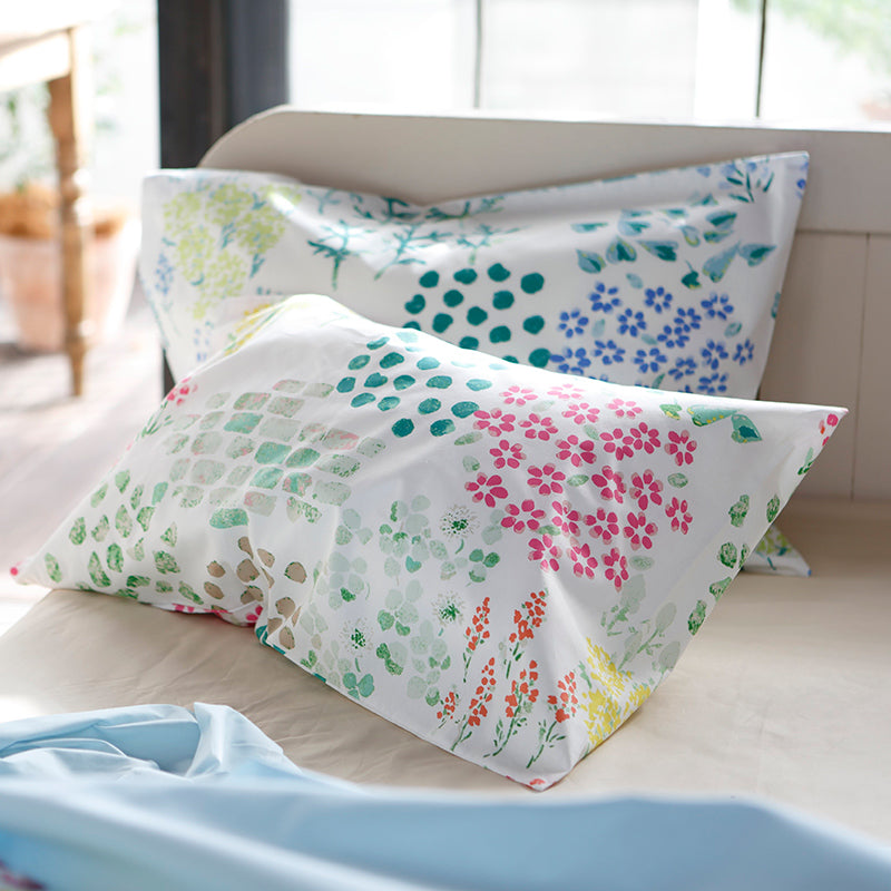 水彩タッチのやさしいボタニカルプリント ガーデンズ ピローケース 2枚セット【Fab the Home】