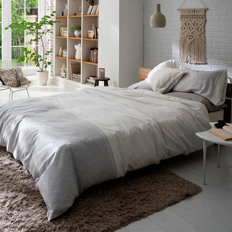 シンプルな先染めファブリックをふんわり起毛させたあたたか肌ざわり レヴィ コンフォーターカバー【Fab the Home】