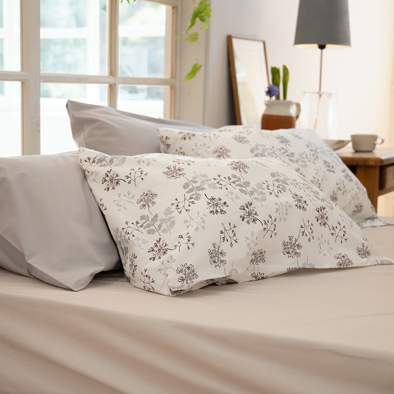 繊細なタッチのフラワープリント ハーベスト ピローケース 2枚セット【Fab the Home】