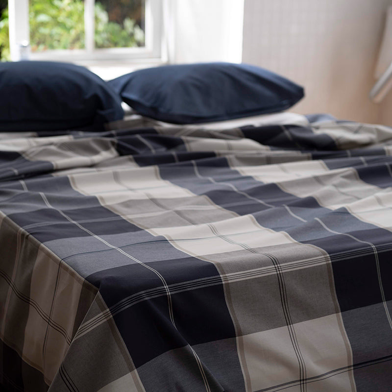 シックなブロックチェック アクロス マルチカバー【Fab the Home】
