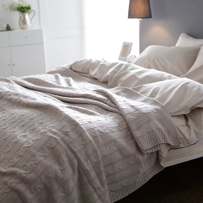 あたたかみを感じるケーブル編みの大判ニット ケーブルニット マルチカバー【Fab the Home】