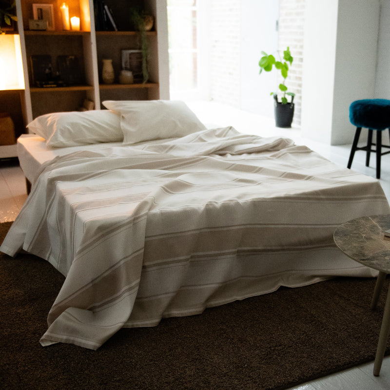 織りと色糸の組合せがシックなストライプ シックストライプ マルチカバー【Fab the Home】