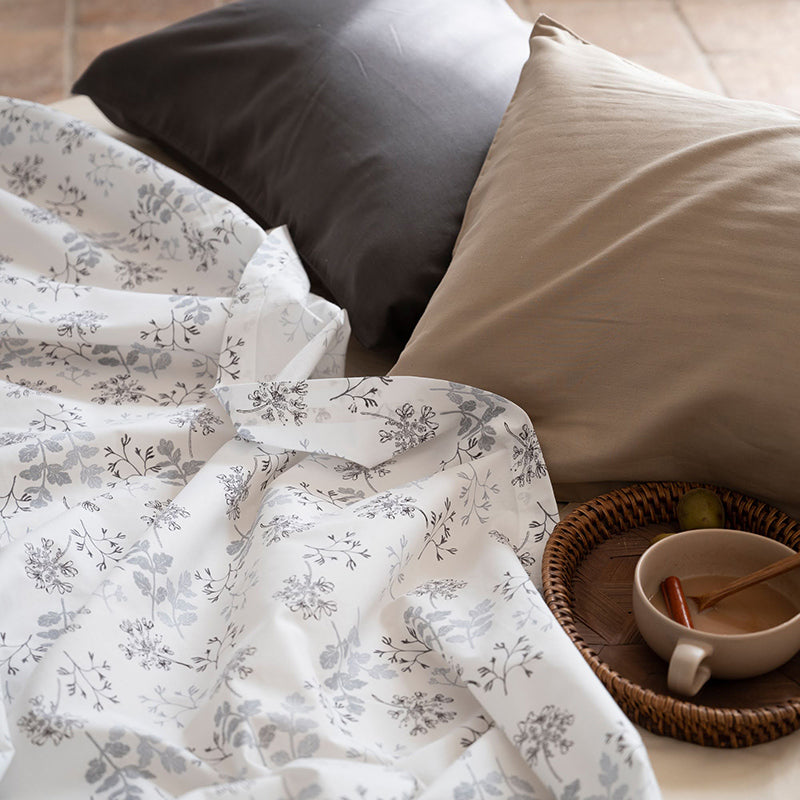 繊細なタッチのフラワープリント ハーベスト マルチカバー【Fab the Home】