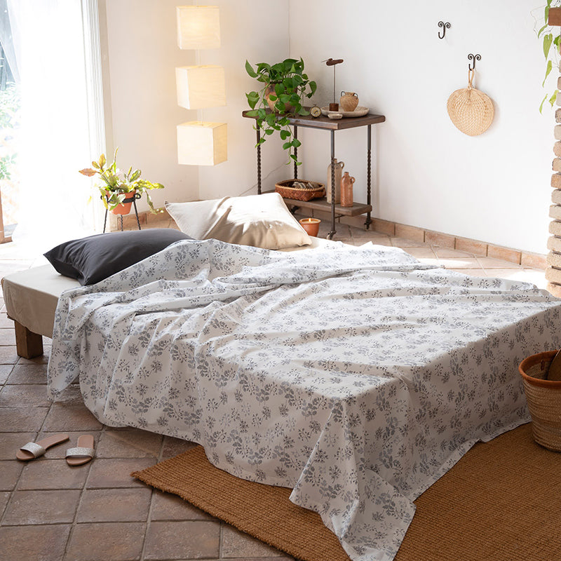 繊細なタッチのフラワープリント ハーベスト マルチカバー【Fab the Home】