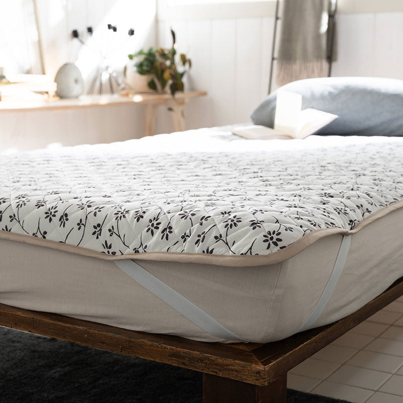 平編みコットンニットのフラワープリント 敷きパッド ジニア【Fab the Home】