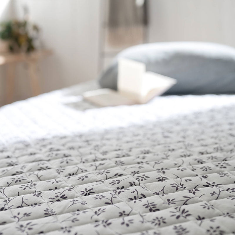 平編みコットンニットのフラワープリント 敷きパッド ジニア【Fab the Home】