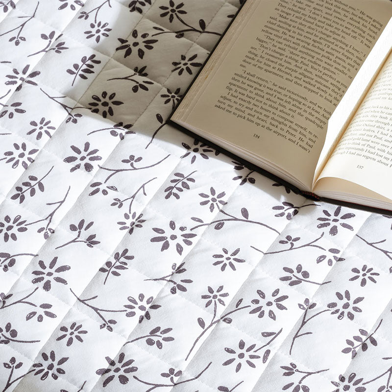 平編みコットンニットのフラワープリント 敷きパッド ジニア【Fab the Home】