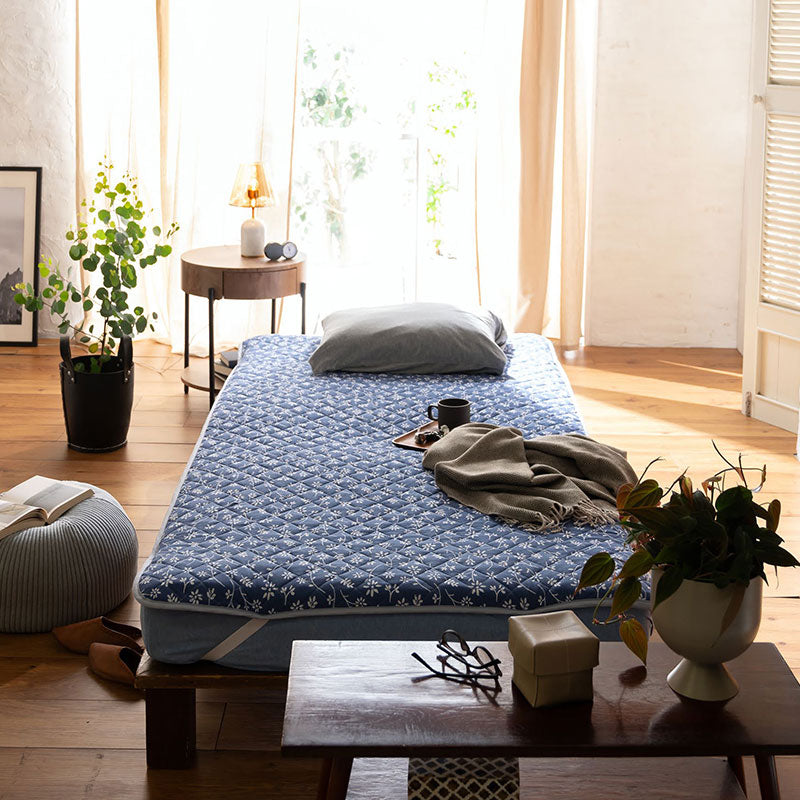 平編みコットンニットのフラワープリント 敷きパッド ジニア【Fab the Home】