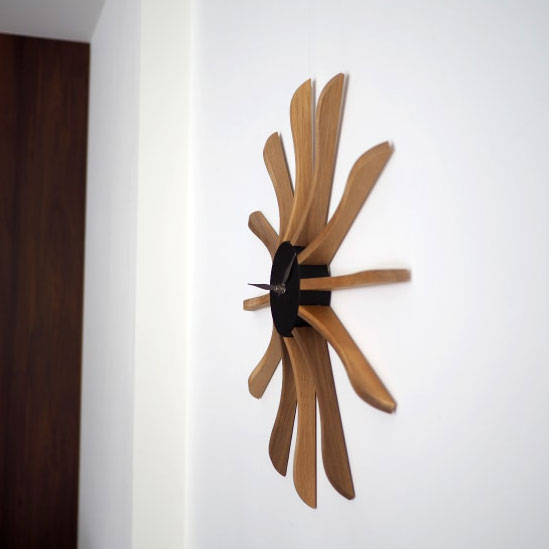 アートのような存在で空間を引き締めるウォールクロック Terasto - テラスト