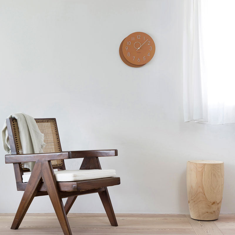 軌道を進む円をイメージしたグラフィカルなデザインのウォールクロック Mito - ミト