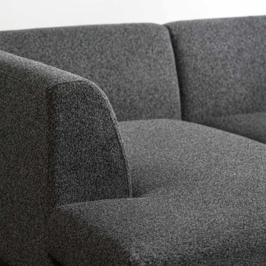 【開梱設置配送】上質なファブリックと細身のスチール脚カウチソファ