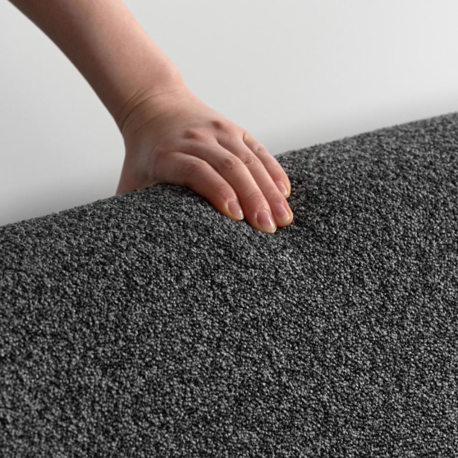 【開梱設置配送】上質なファブリックと細身のスチール脚カウチソファ