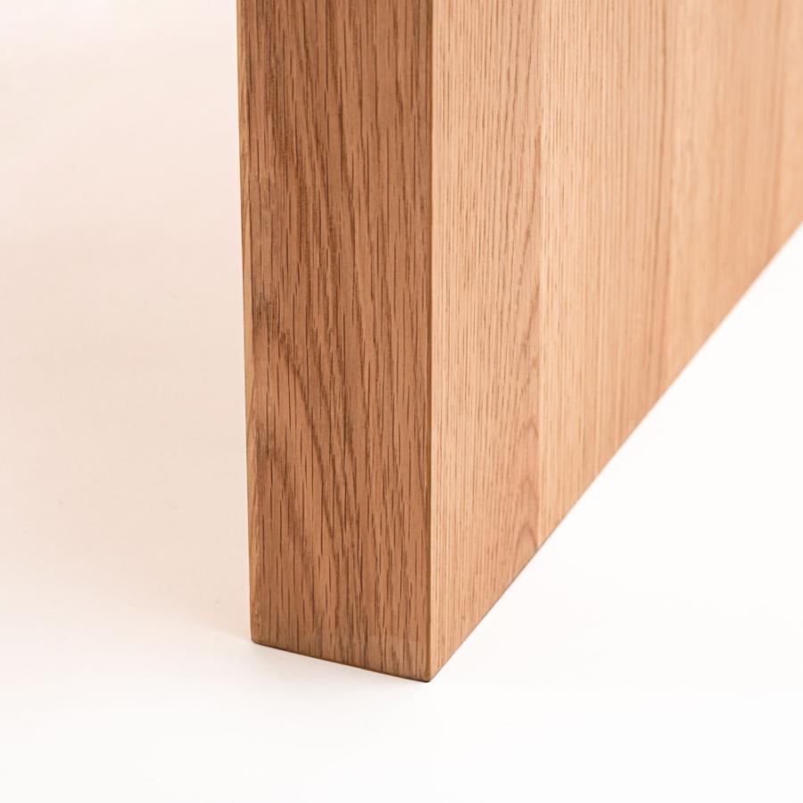 【開梱設置配送】ラウンド状の天板と円錐状の脚が独創的な雰囲気を演出するダイニングテーブル