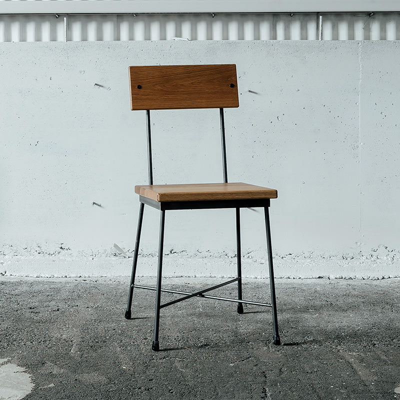 クロカワ鉄とオーク材を使用したダイニングチェア