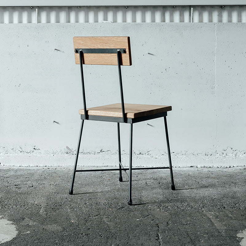 クロカワ鉄とオーク材を使用したダイニングチェア
