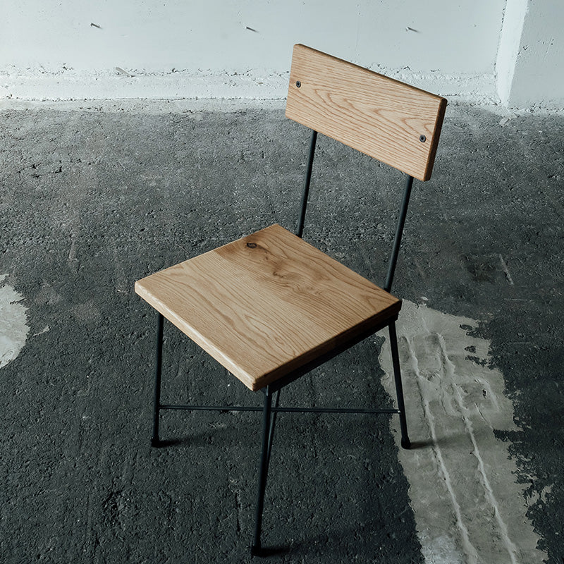 クロカワ鉄とオーク材を使用したダイニングチェア