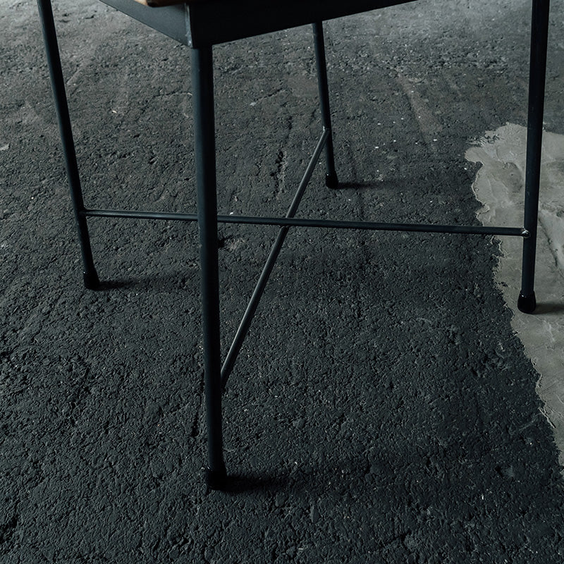 クロカワ鉄とオーク材を使用したダイニングチェア