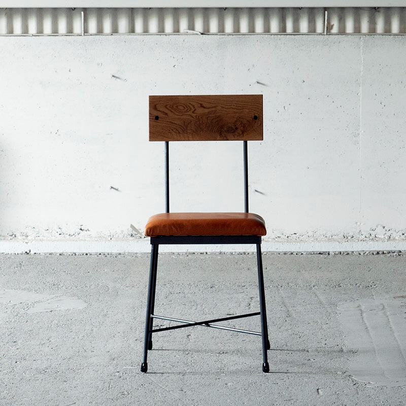 クロカワ鉄と本革を使用したダイニングチェア 本革使用