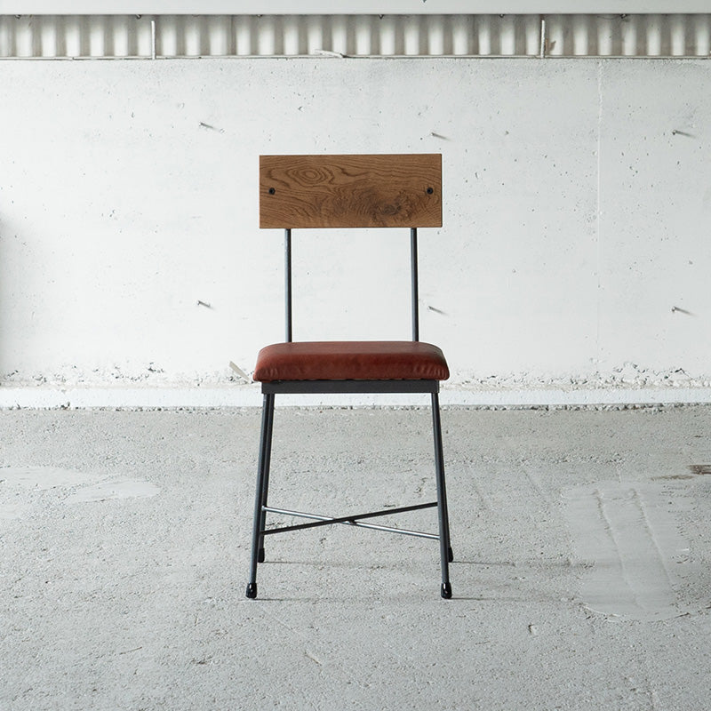 クロカワ鉄と本革を使用したダイニングチェア 本革使用