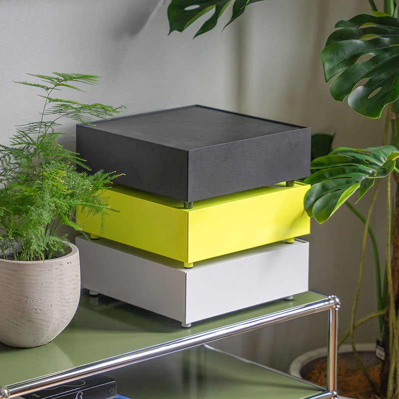 「見せる、隠す、小さな倉庫」キャビネットの引き出しを一段だけ取り出したようなストレージ KaKuKo