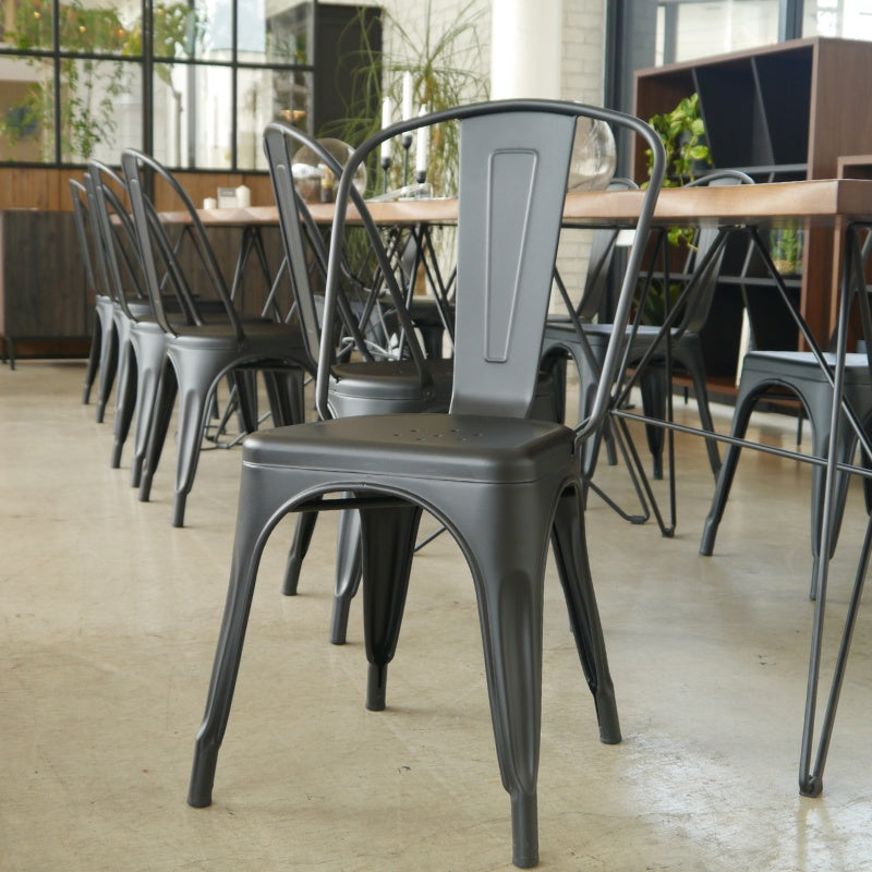 フレンチカフェスタイルのスチールチェア