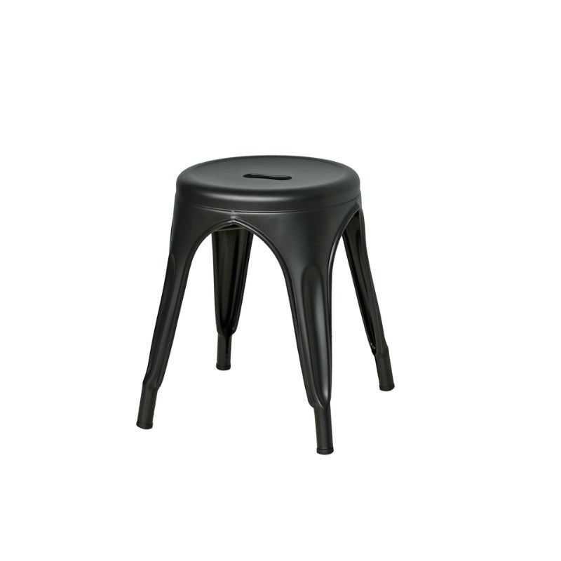 どこにでも置ける身軽さが魅力のスツール