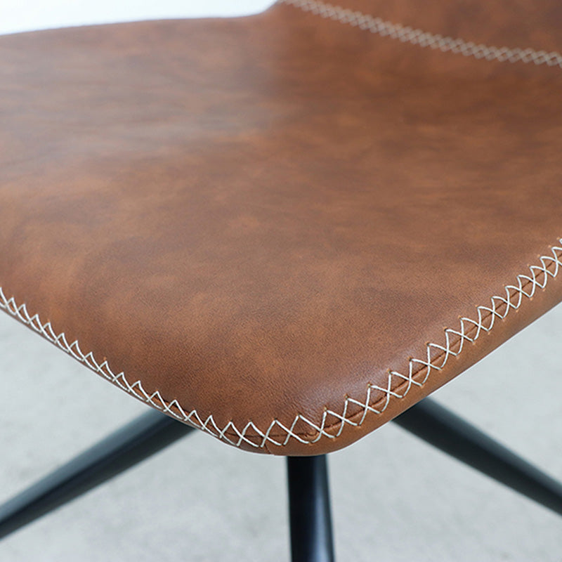 触り心地の良い合成皮革がレトロな雰囲気のラウンドチェア 回転式