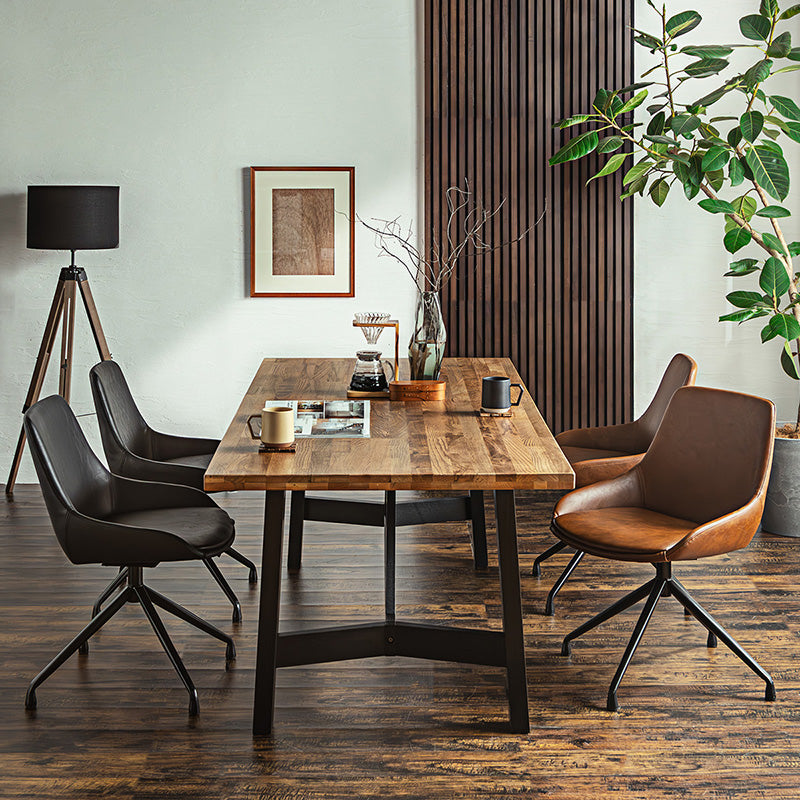 丸みのあるフォルムのラウンドチェア 回転式