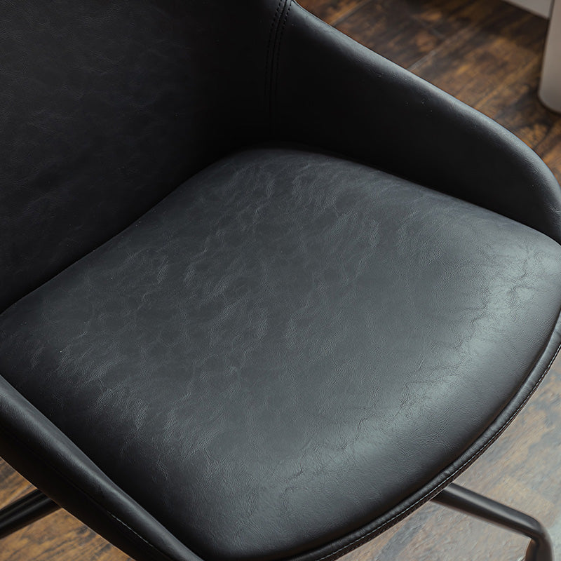 丸みのあるフォルムのラウンドチェア 回転式