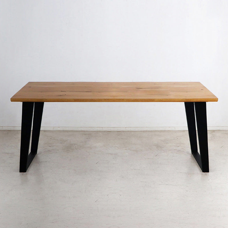 無垢のような天板で存在感のあるダイニングテーブル 幅180cm