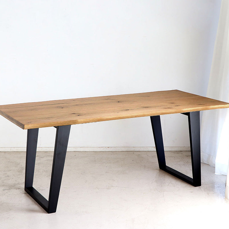 無垢のような天板で存在感のあるダイニングテーブル 幅180cm
