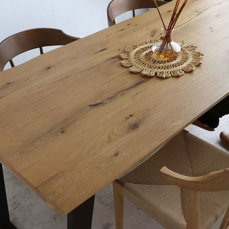 無垢のような天板で存在感のあるダイニングテーブル 幅180cm